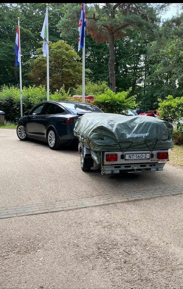 De Eerste Tesla Met Holtkamper